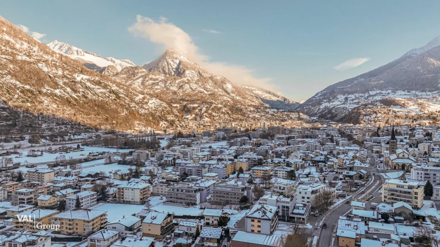 Centro servizi in una posizione eccellente con opzioni di utilizzo versatili - Foto 12 di 13