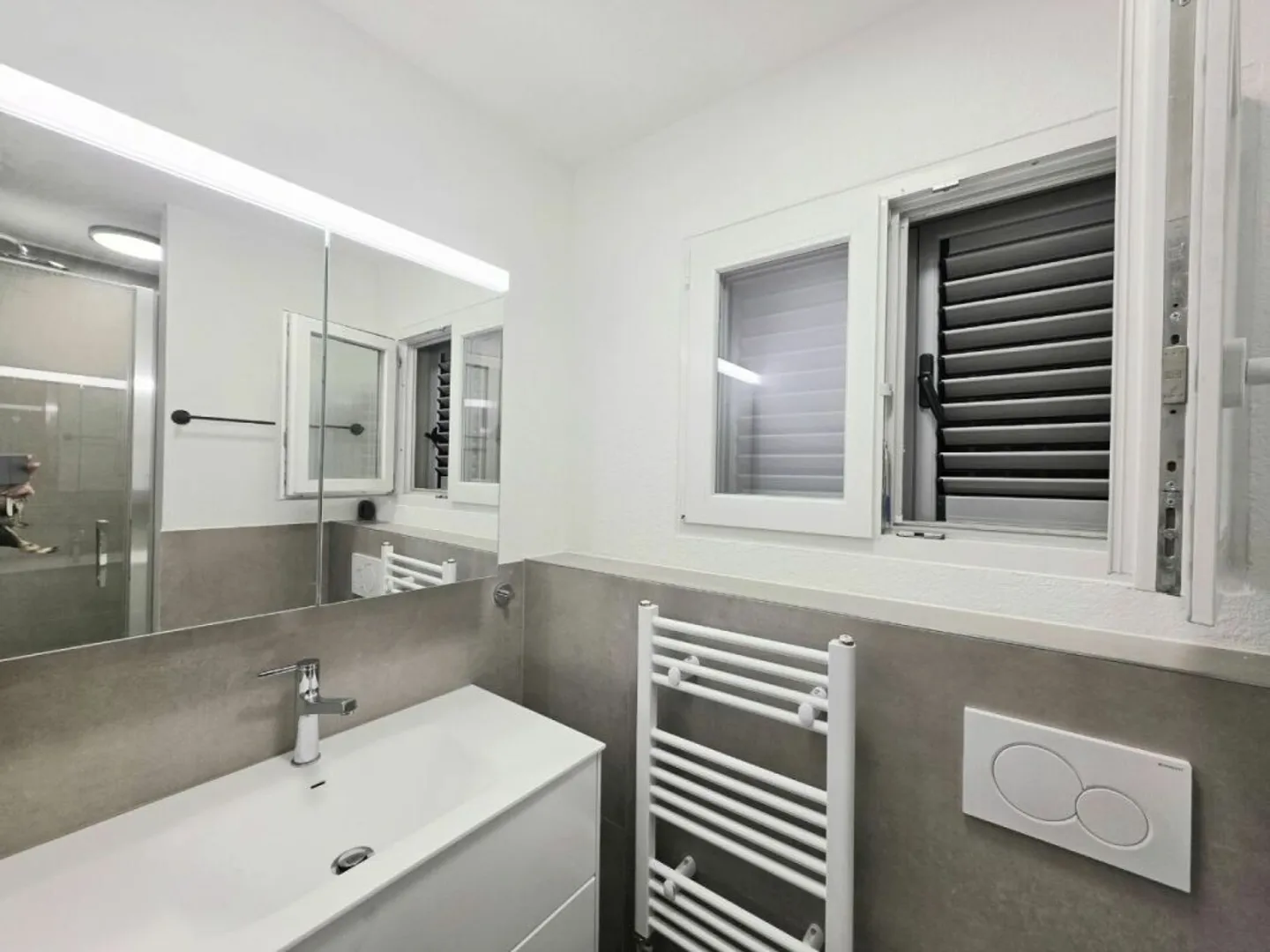 First rental after complete renovation of the apartment building - Photo 6 of 6