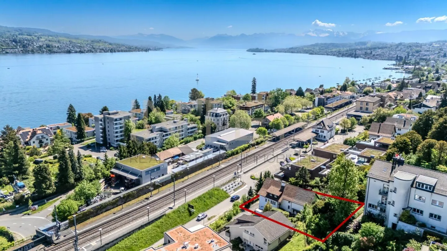 Maison individuelle élégante avec vue sur le lac - Photo 1 sur 13