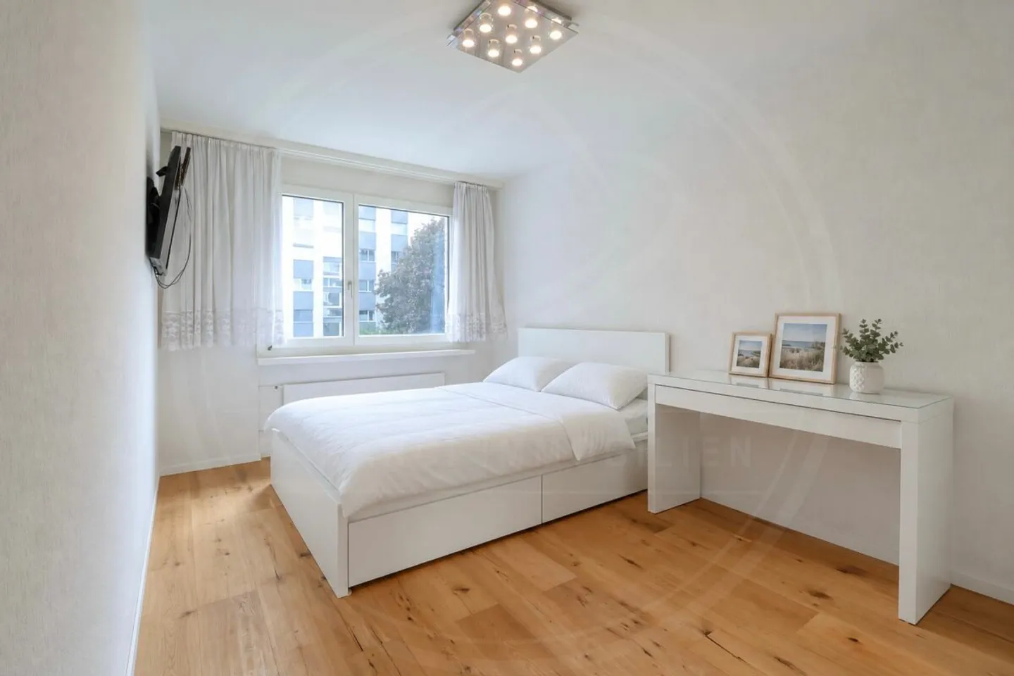 Renovated Family Apartment - Photo 5 of 13