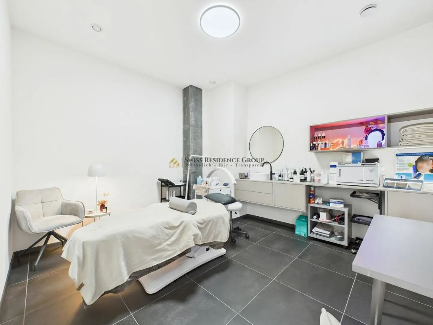 Exclusive practice/commercial space with high-quality expansion in a central location - Photo 13 of 13