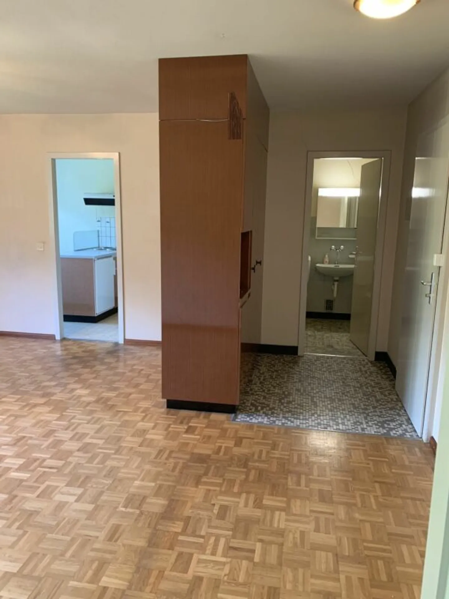 Appartement de 2 pièces dans un joli cadre de verdure - Photo 6 of 8