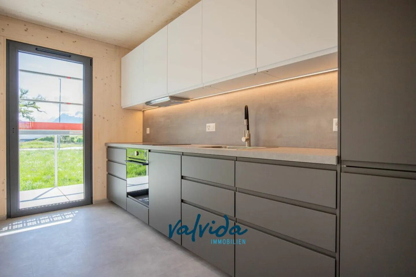 Moderne 1.5-Zimmerwohnung in Gampel zu vermieten - Foto 5 di 8