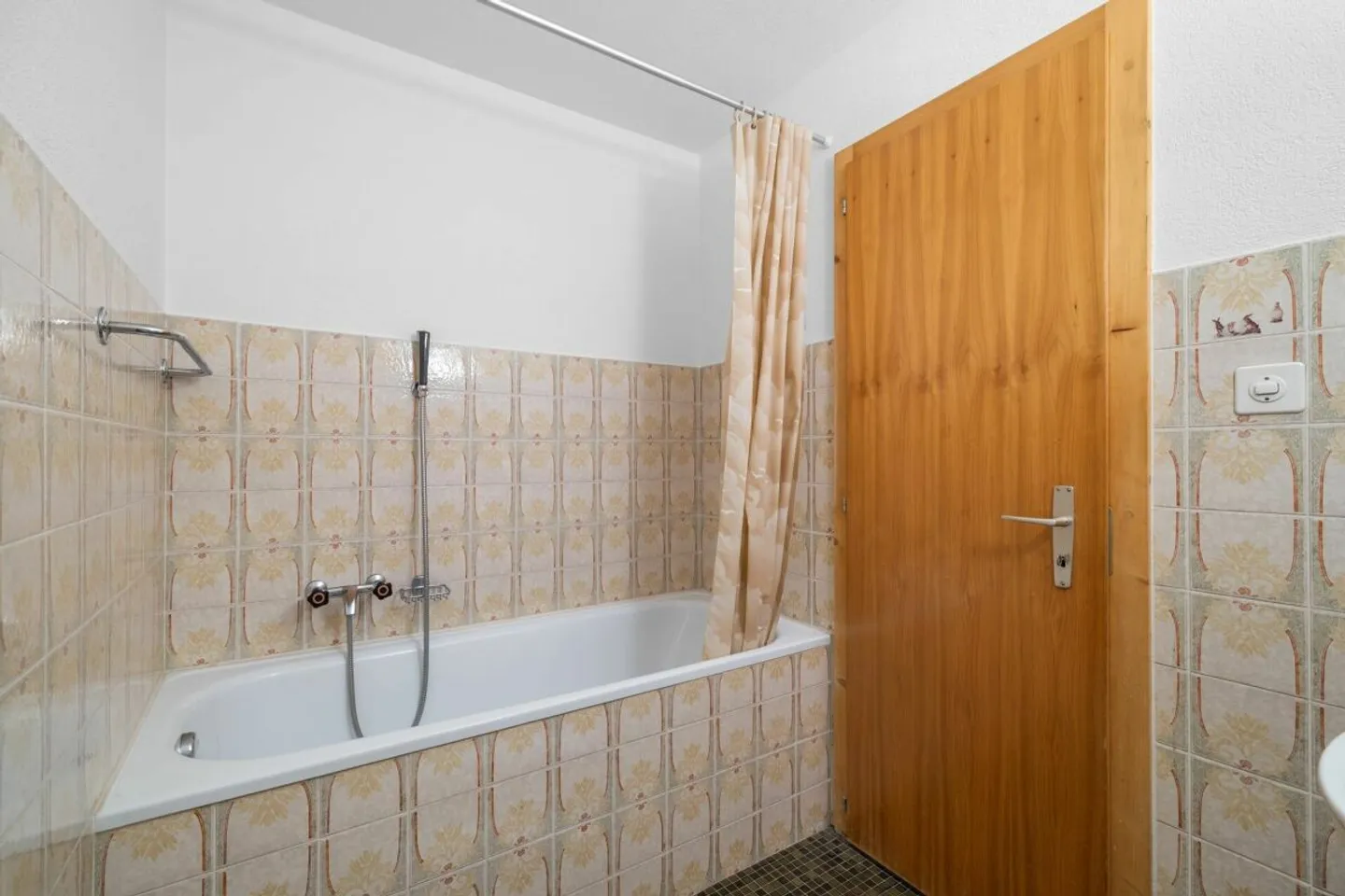 Ski-in/Ski-out Apartment - Photo 13 of 13