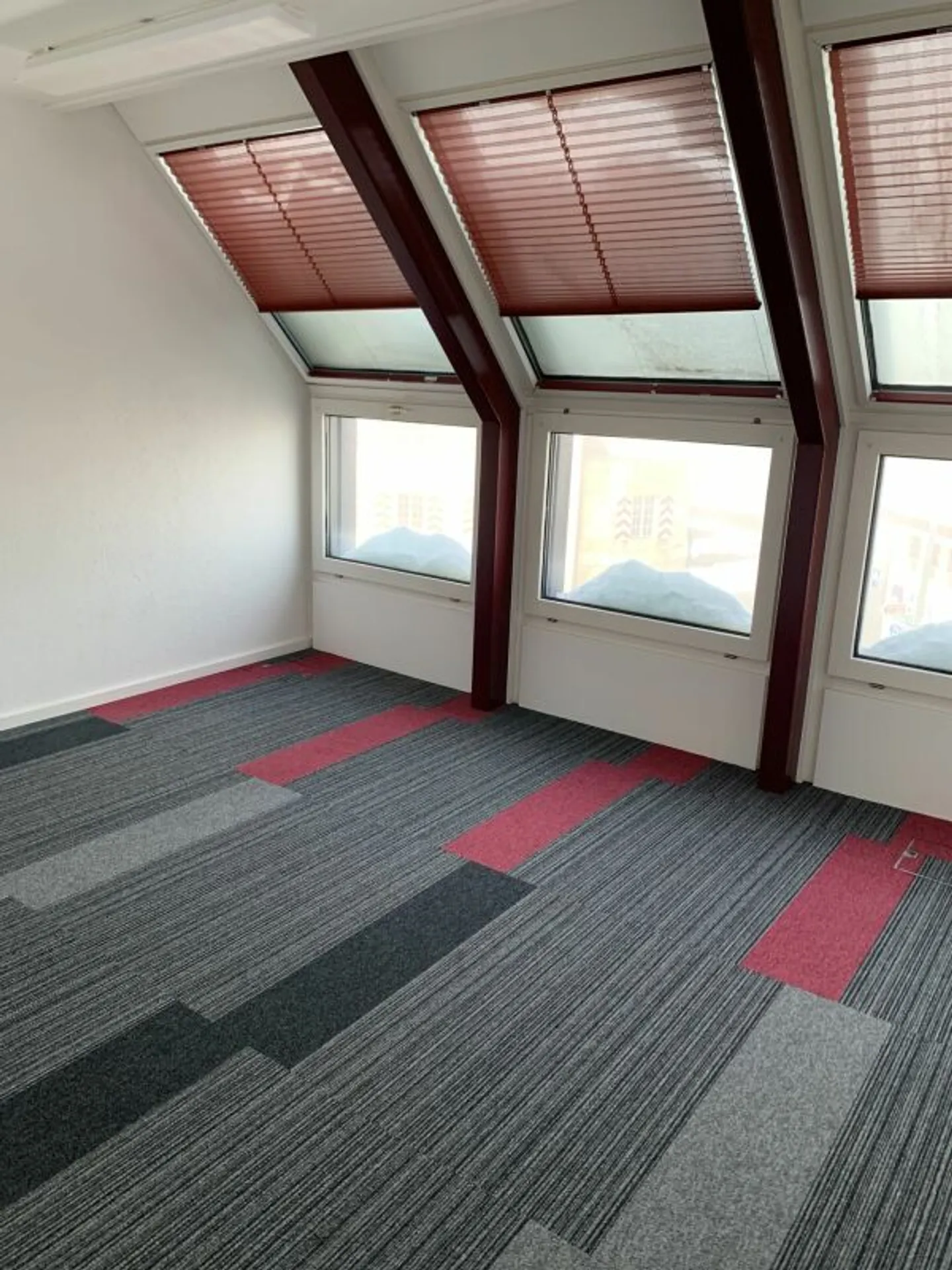 Gewerbefläche zur Miete im Zentrum von Saignelégier - Foto 4 von 4