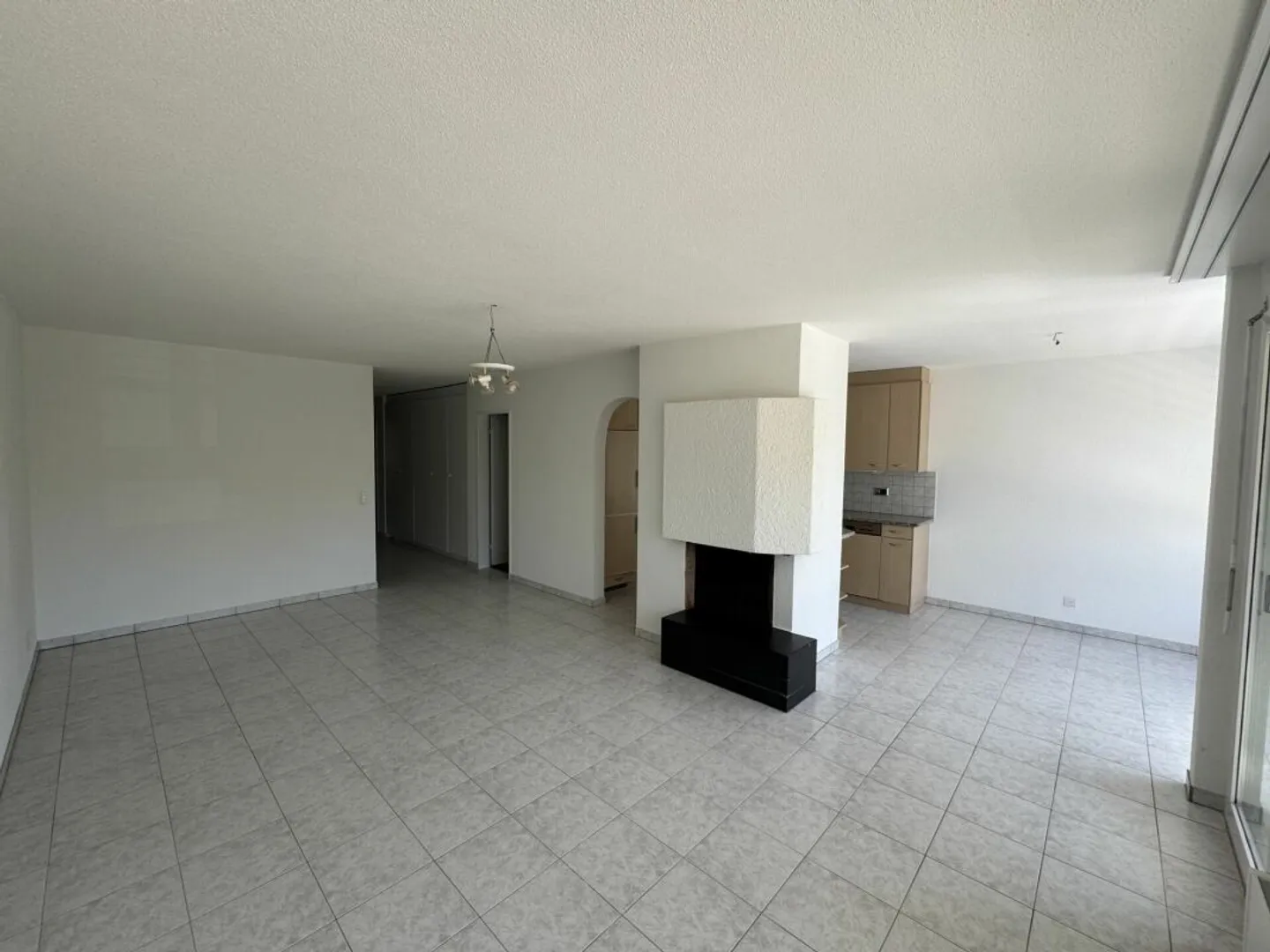 Attractive 5.5-room apartment on the 1st floor - Photo 3 of 13