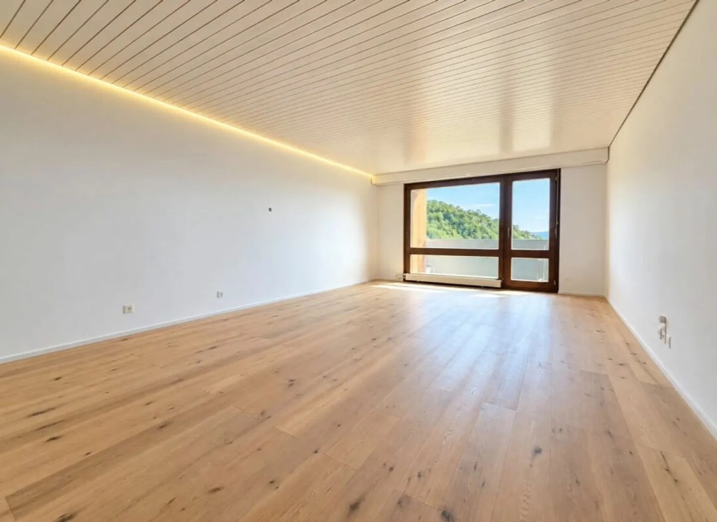 Geräumige Wohnung mit Panoramablick - Foto 2 von 10