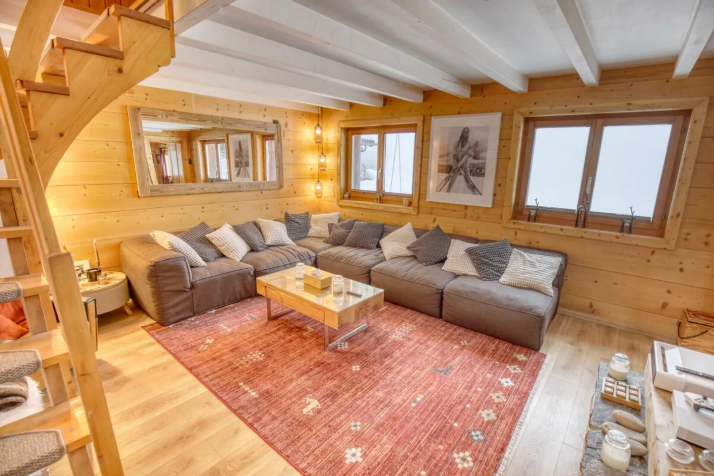 Charakterchalet mit 2 Nebengebäuden und großem Grundstück in Haute-Nendaz! - Foto 2 von 13