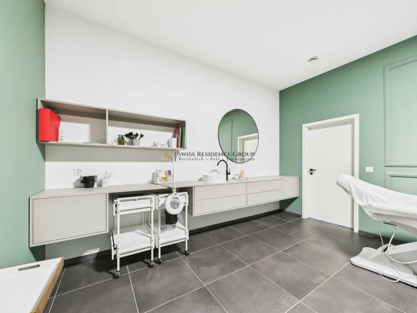 Exclusive practice/commercial space with high-quality expansion in a central location - Photo 12 of 13