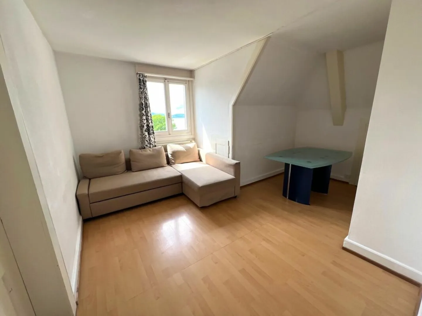 Appartement mansardé 2.5 pièces confortable au cœur de Vitznau - Photo 6 sur 13