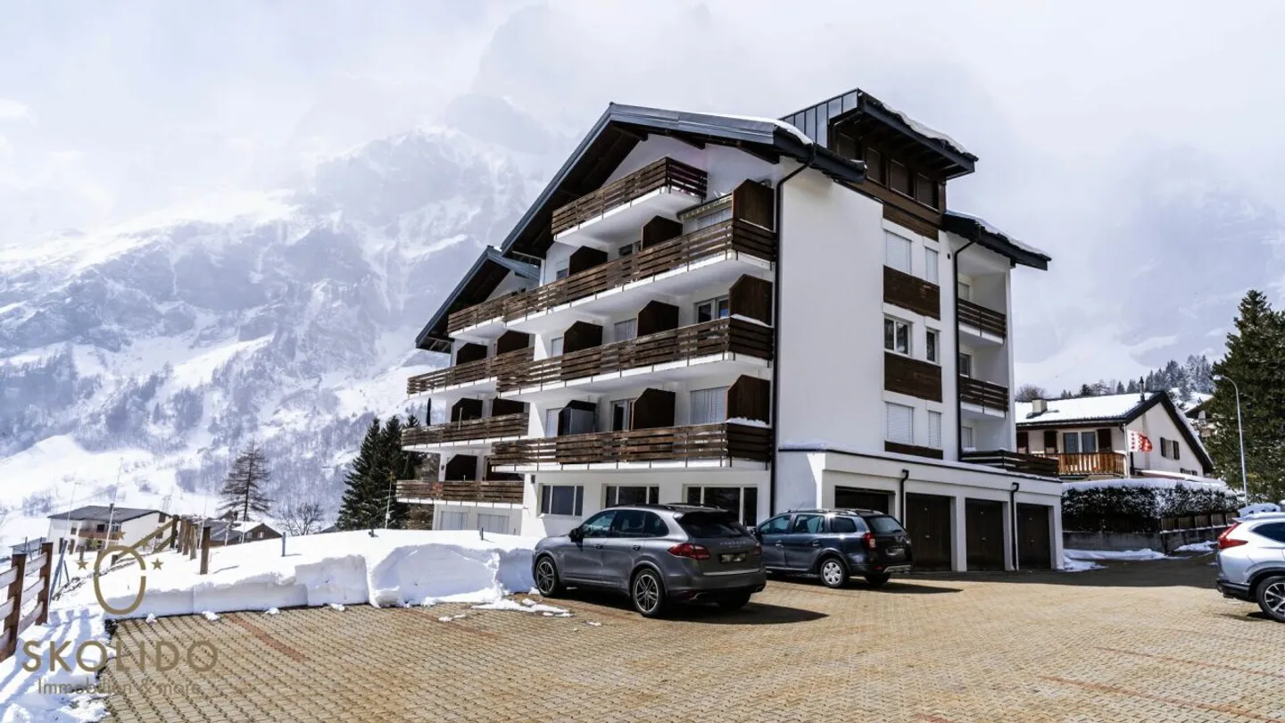 Spacious 3.5-room penthouse with panoramic view - Photo 2 of 13