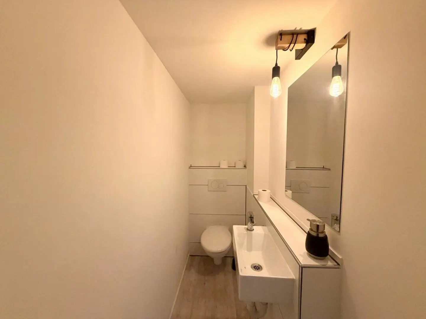 Maison individuelle rénovée avec style et confort moderne ! - Photo 7 sur 13