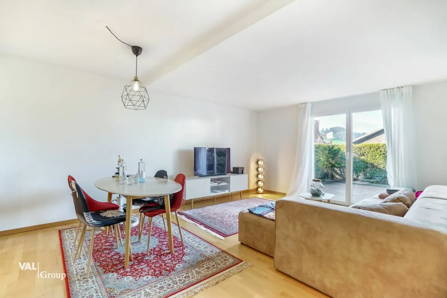 Casa bifamiliare con valore aggiunto: vivere, vivere e affittare sotto lo stesso tetto - Foto 9 di 13