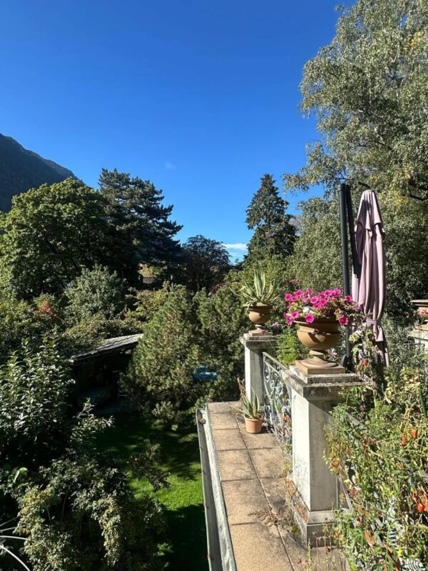 Living in the Park: Stylish Dream Apartment with Terrace in Chur - Photo 5 of 13