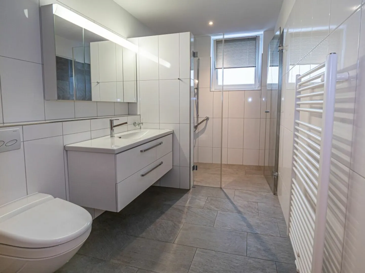 Spacious Living in a Central Location with Elevator - Photo 6 of 8