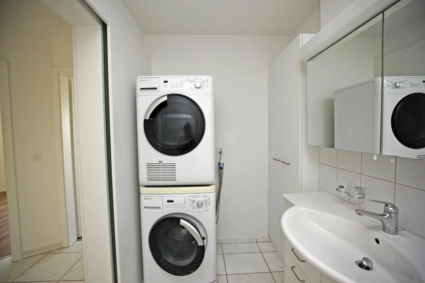 Ruhiges Wohnen neben dem Zentrum von  Urtenen-Schönbühl  4.5-Zimmer-Erdgeschosswohnung - Foto 6 di 10