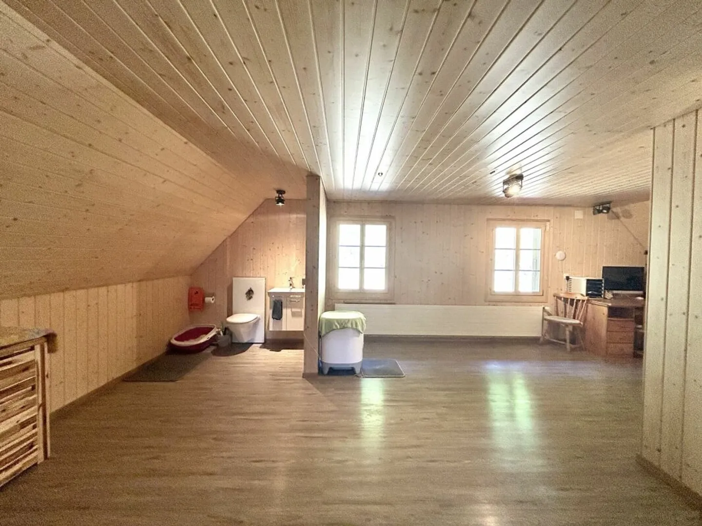 Modernized single-family house with high-quality new extension and 3 parking spaces! - Photo 9 of 13