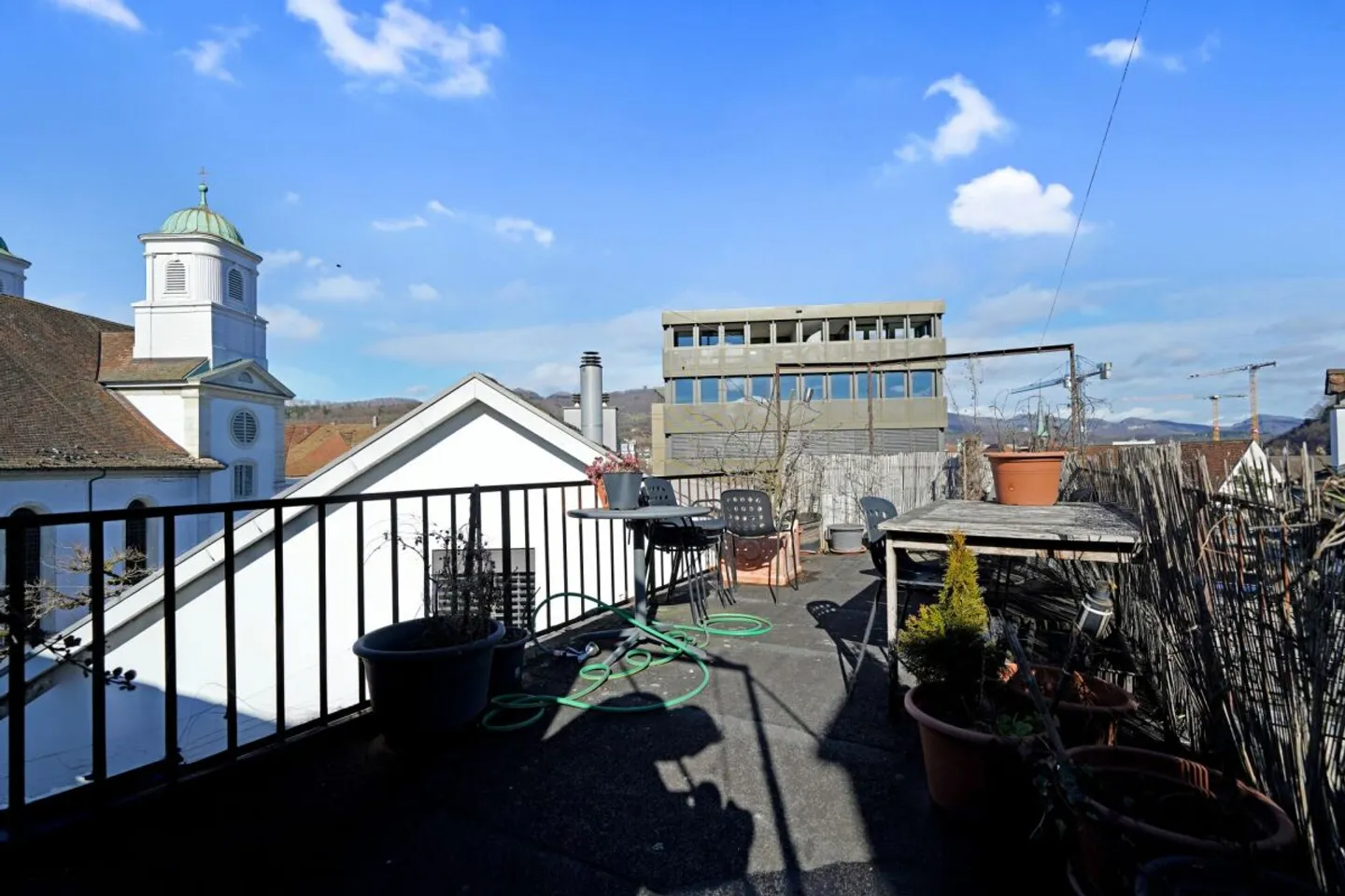 Casa multifamiliare completamente affittata in posizione privilegiata 4,9% di rendimento lordo con potenziale di sviluppo - Foto 12 di 13