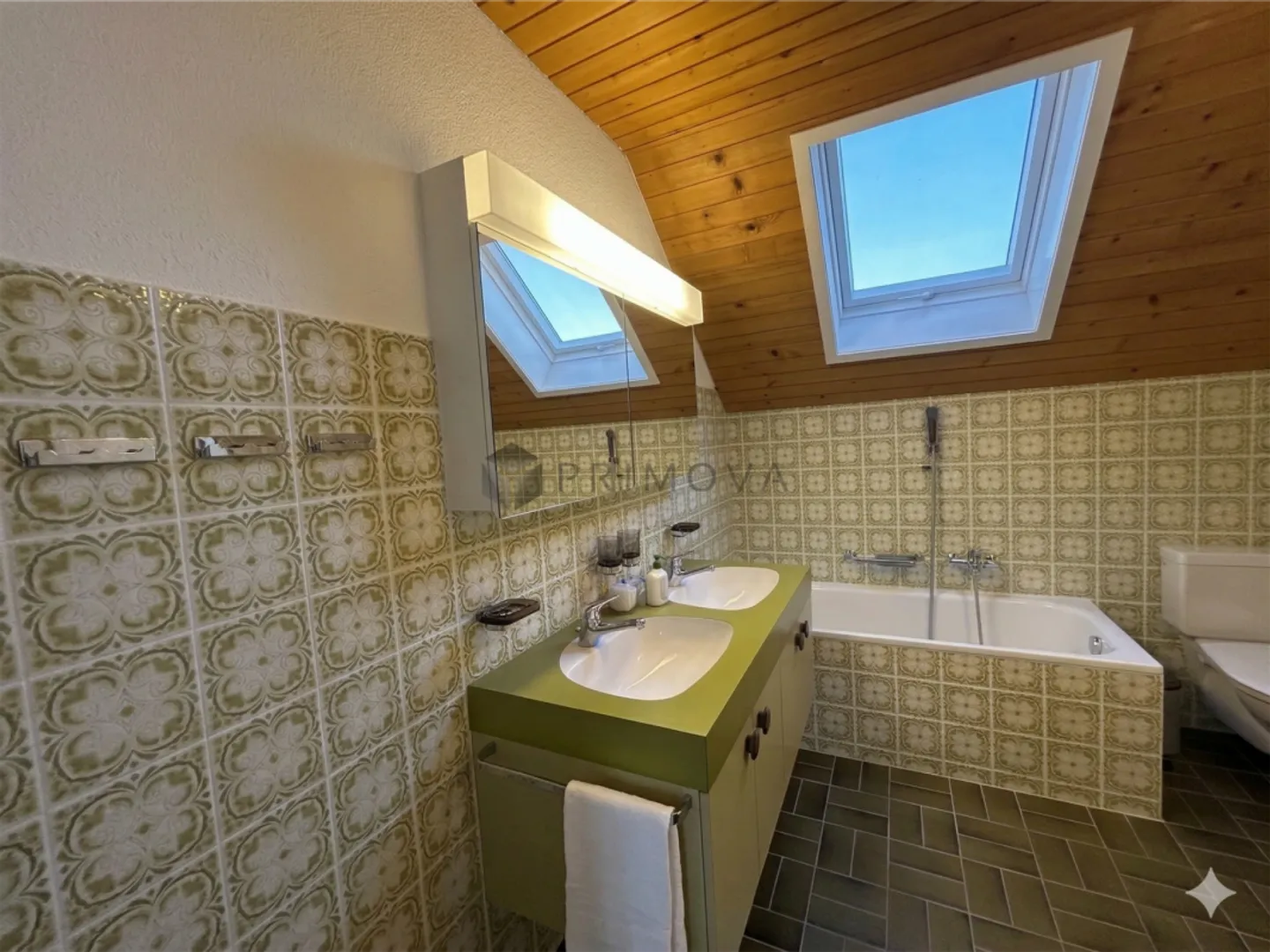 Terrassenparadies mit Fernblick als Ruhepol in steuergünstiger Toplage - Foto 4 von 8