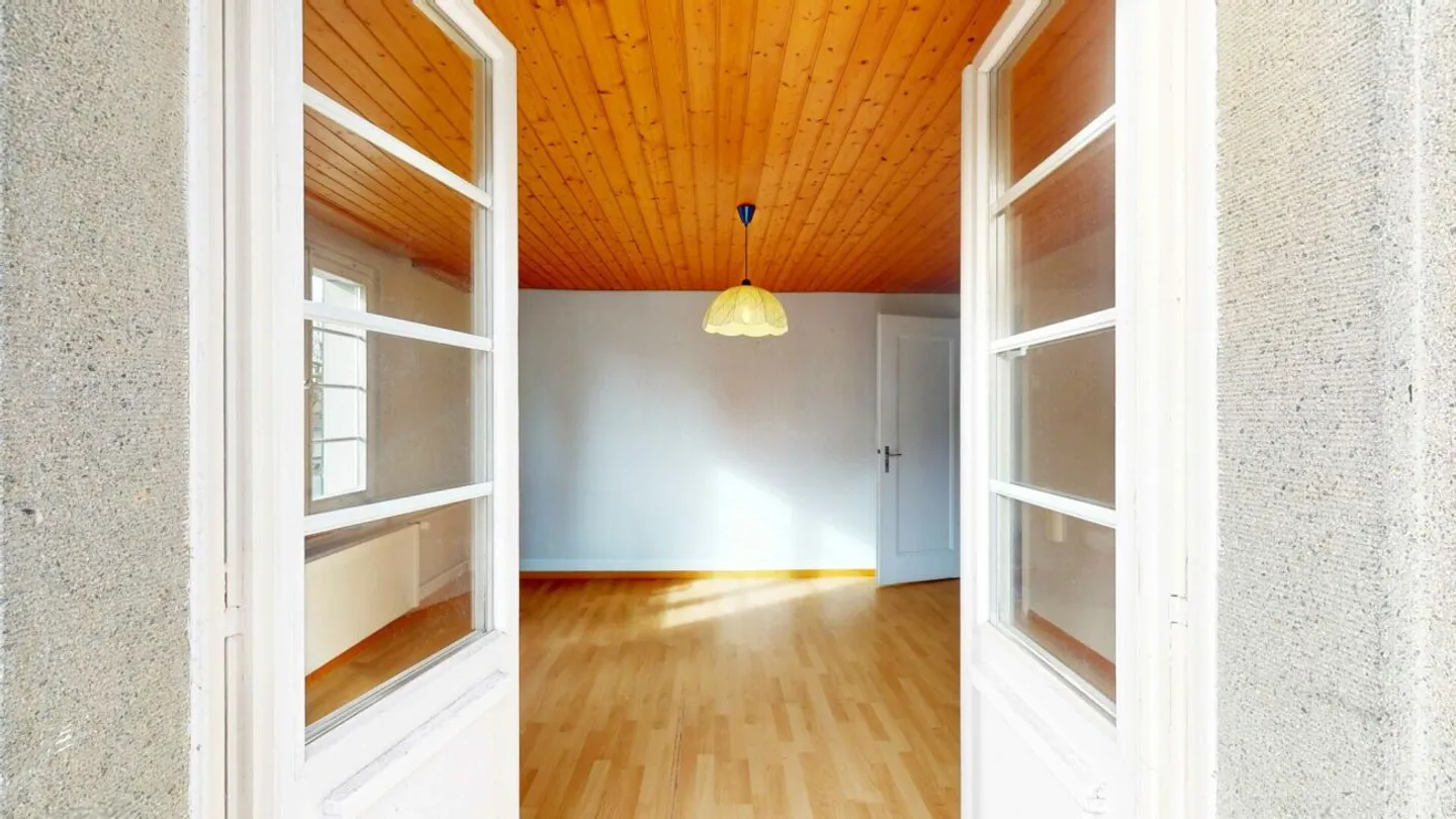 Detached Single-Family House in the Heart of Lotzwil - Photo 6 of 13