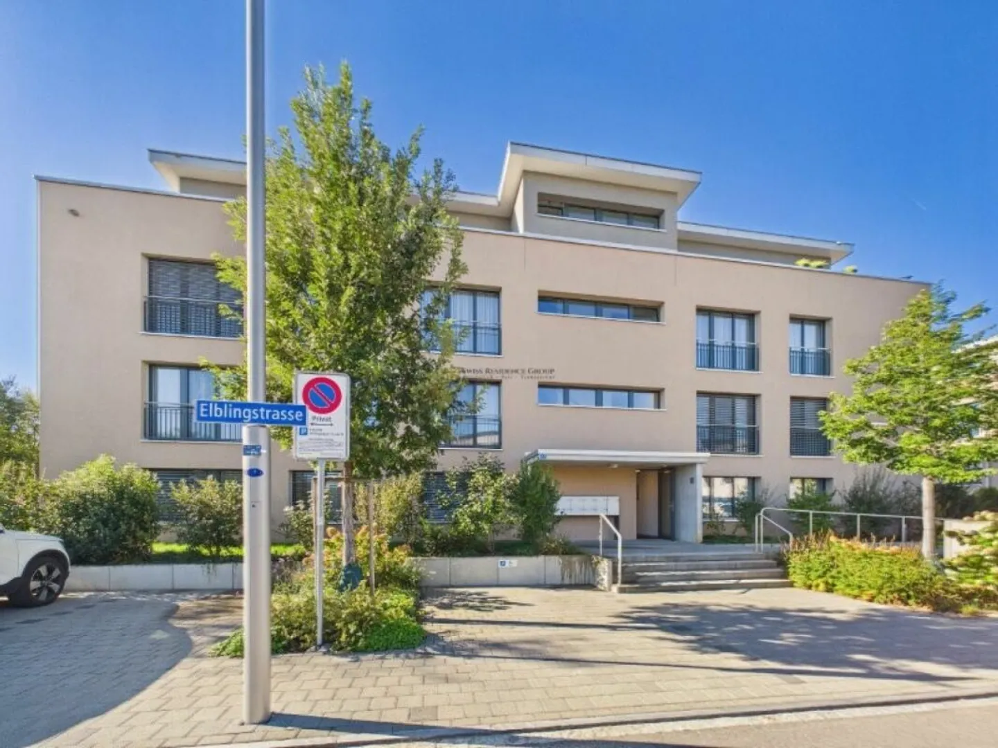 Appartement lumineux de 4,5 pièces avec grand balcon ensoleillé - Photo 1 sur 13
