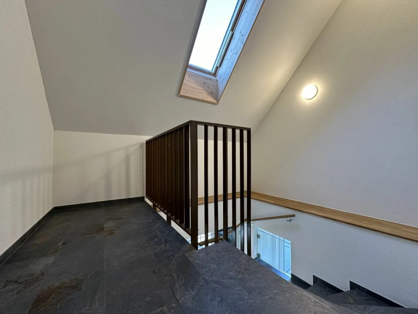 Maison multifamiliale dans la vieille ville de Glarus - Photo 12 sur 13