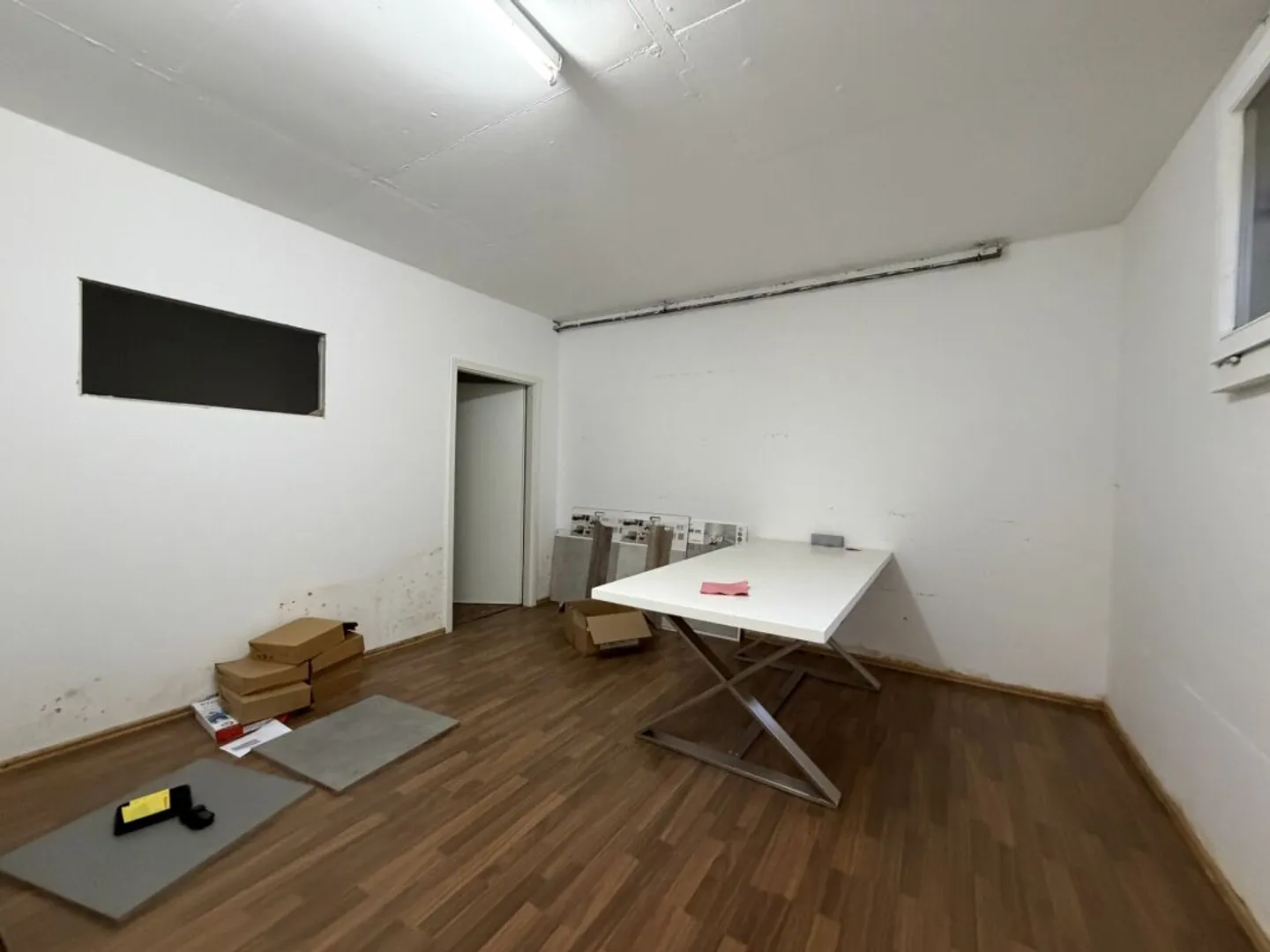 Locale commerciale di 2 locali a Monthey - Foto 2 di 2