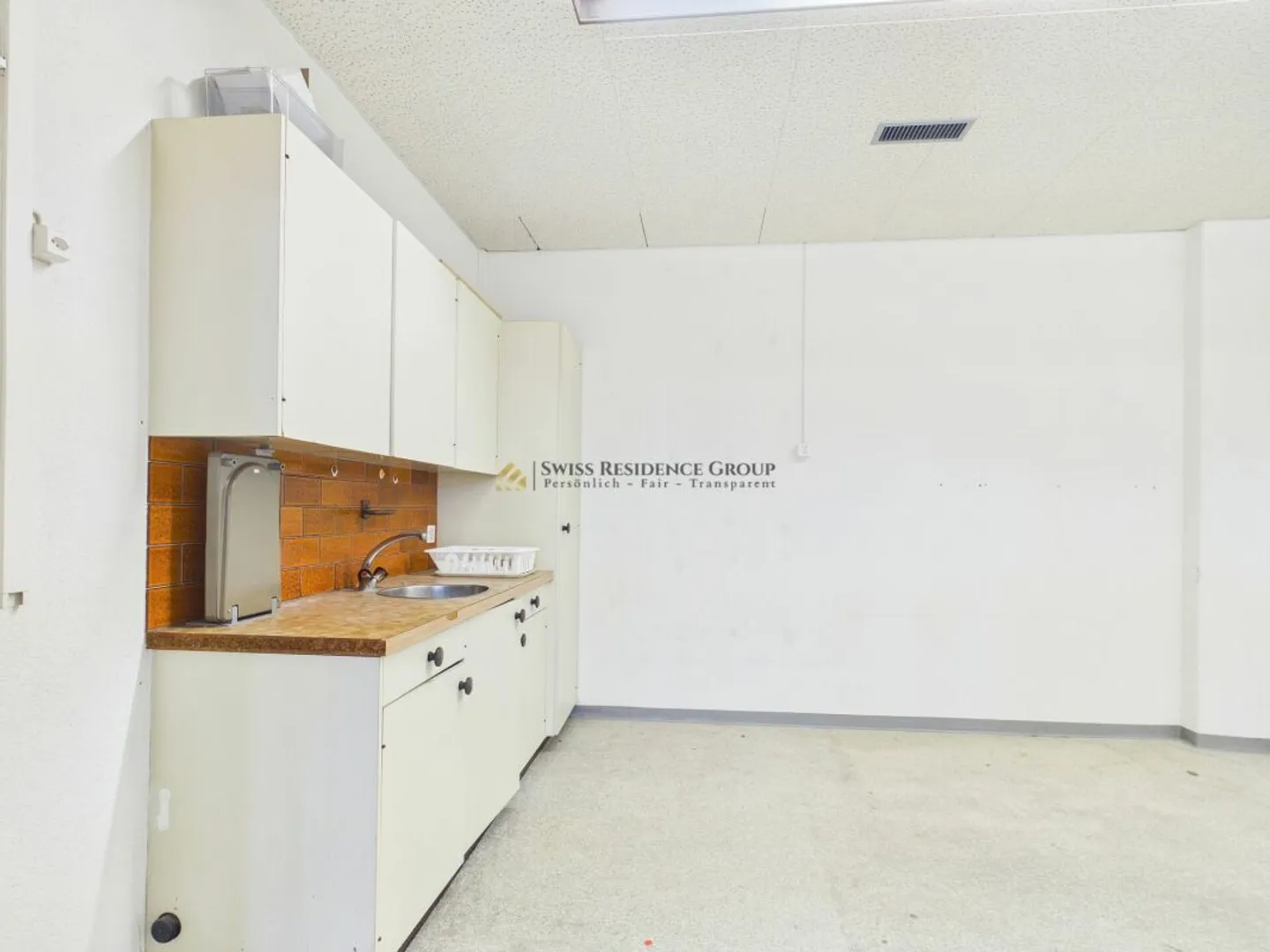 Espace commercial lumineux et polyvalent avec une sensation d'espace généreuse - 193 m² - Photo 9 sur 10