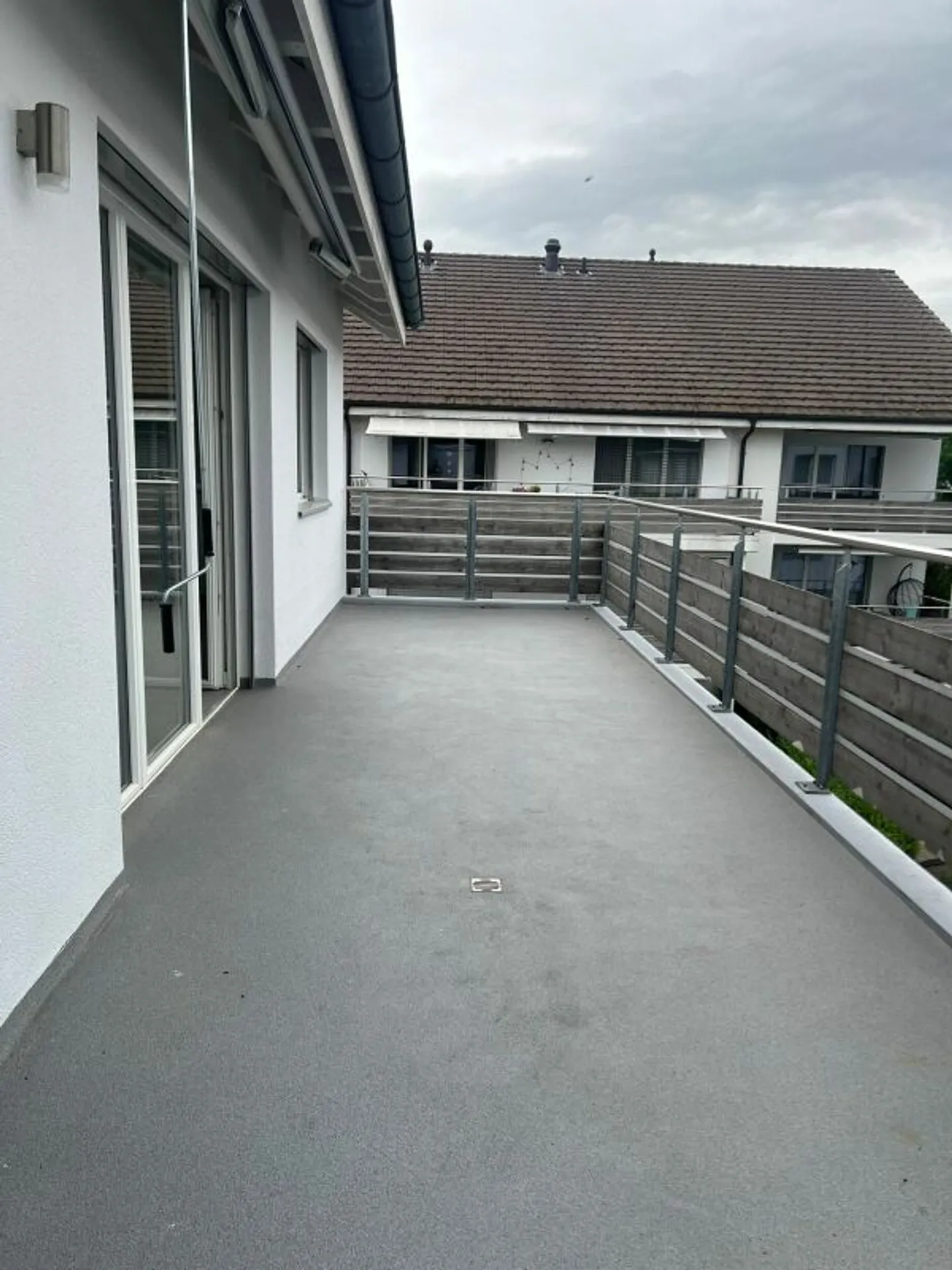 Modernes Apartment mit grossem Balkon - Foto 10 von 11