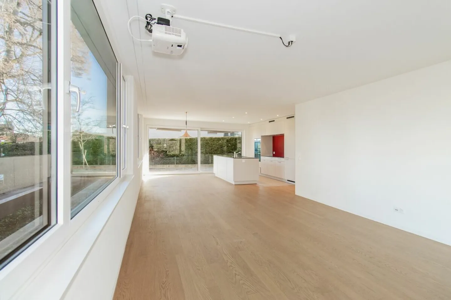 Garden apartment in a preferred residential area - Photo 7 of 13