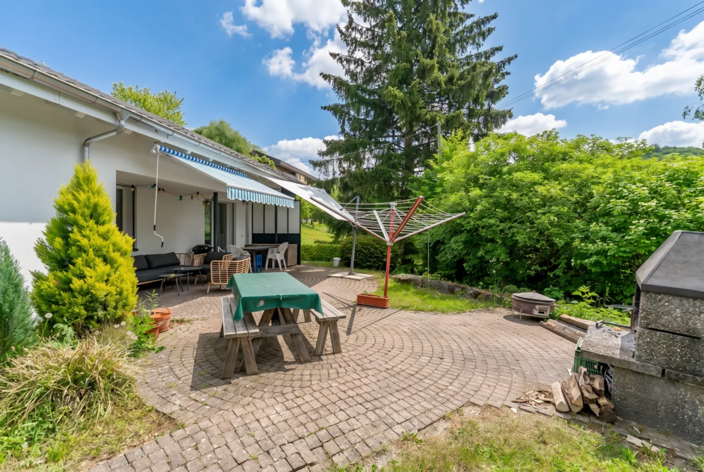 Renoviertes Einfamilienhaus mit Garten - Foto 4 von 10