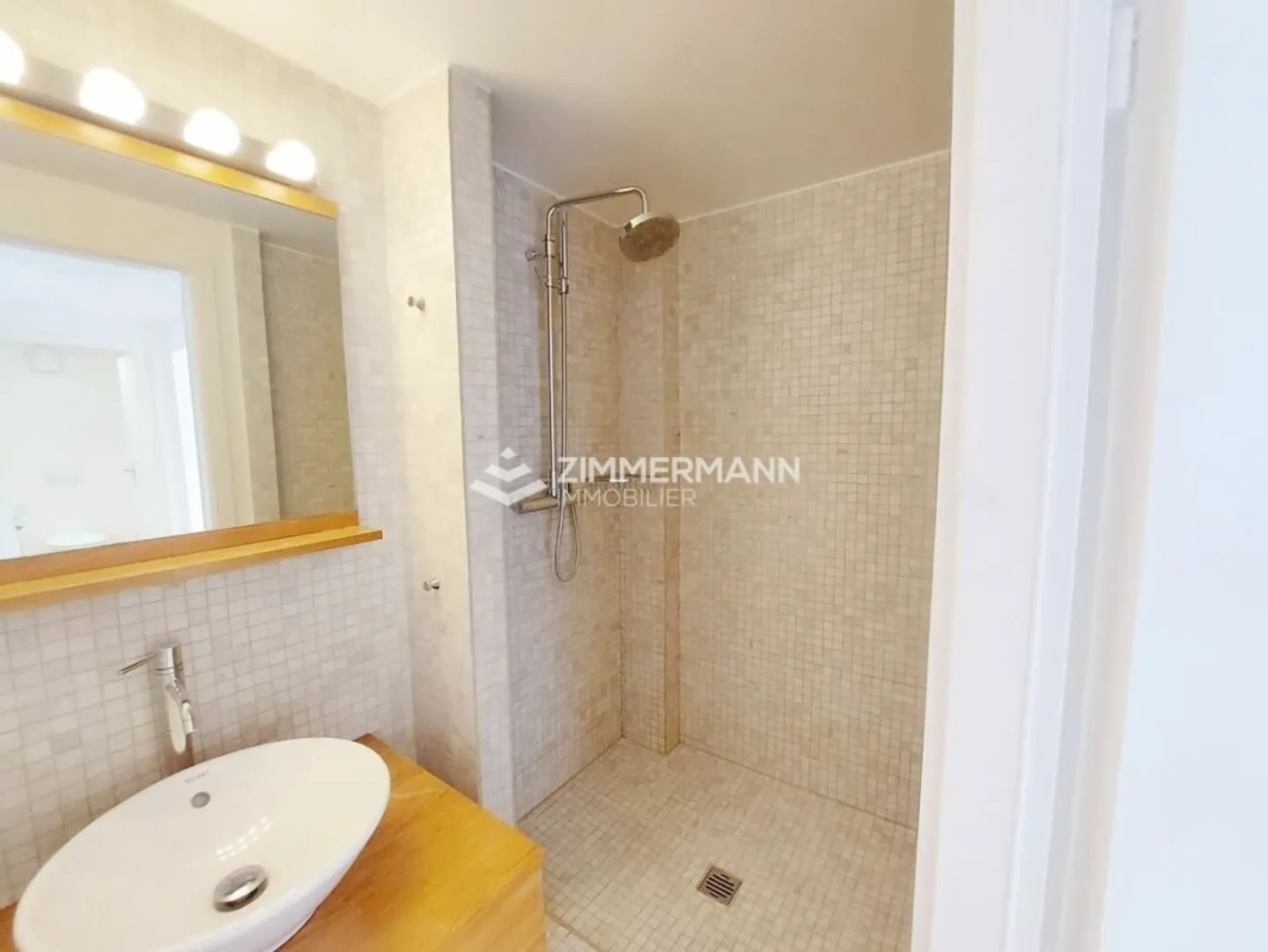 8 rooms with Rooftop - Photo 9 of 13