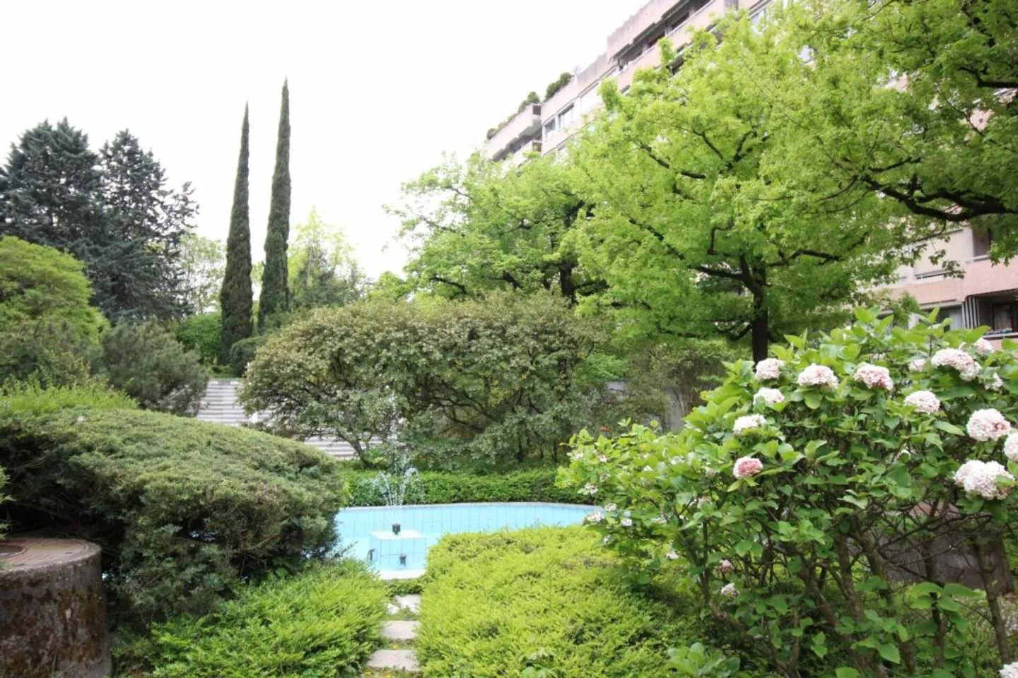 Investment Opportunity - 7-room Apartment in Geneva - Photo 1 of 13