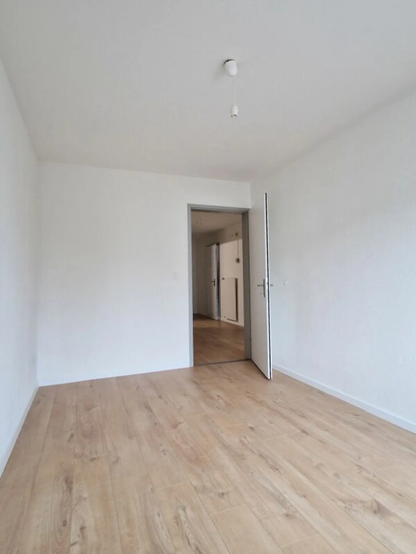 Renovated apartment in an ideal location - Photo 8 of 10