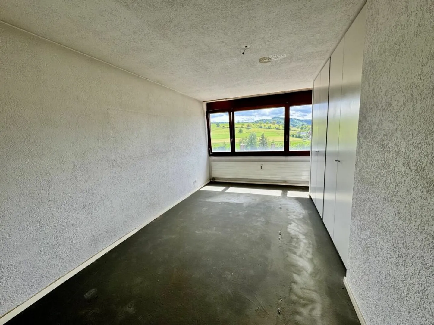 Vue dégagée, espace et potentiel : maison mitoyenne à Magden - Photo 6 sur 13