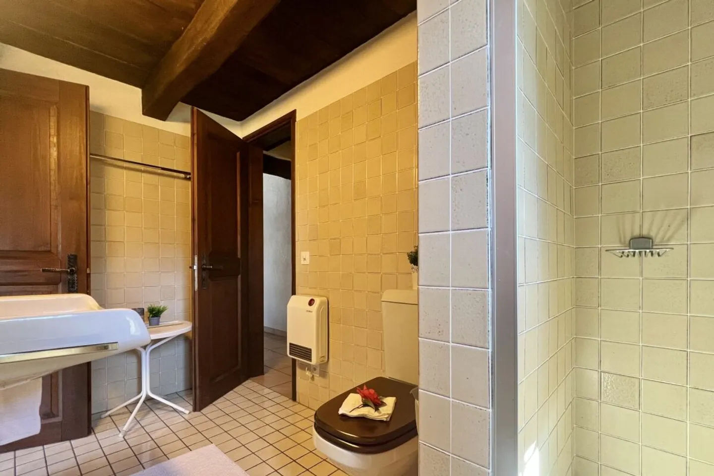 Charming Rustic House with Large Plot and Beautiful Lake View - Photo 11 of 13