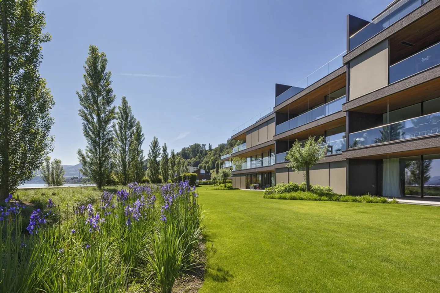 Peninsula Beach House - Pure luxury on Lake Zurich - Photo 2 of 8