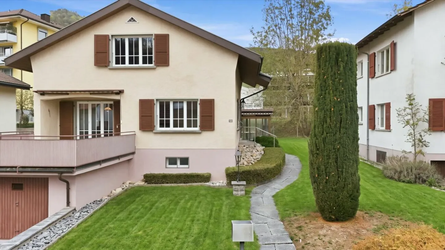 Teilsaniertes Einfamilienhaus mit Terrasse und Garten, nahe Olten - Foto 10 von 13
