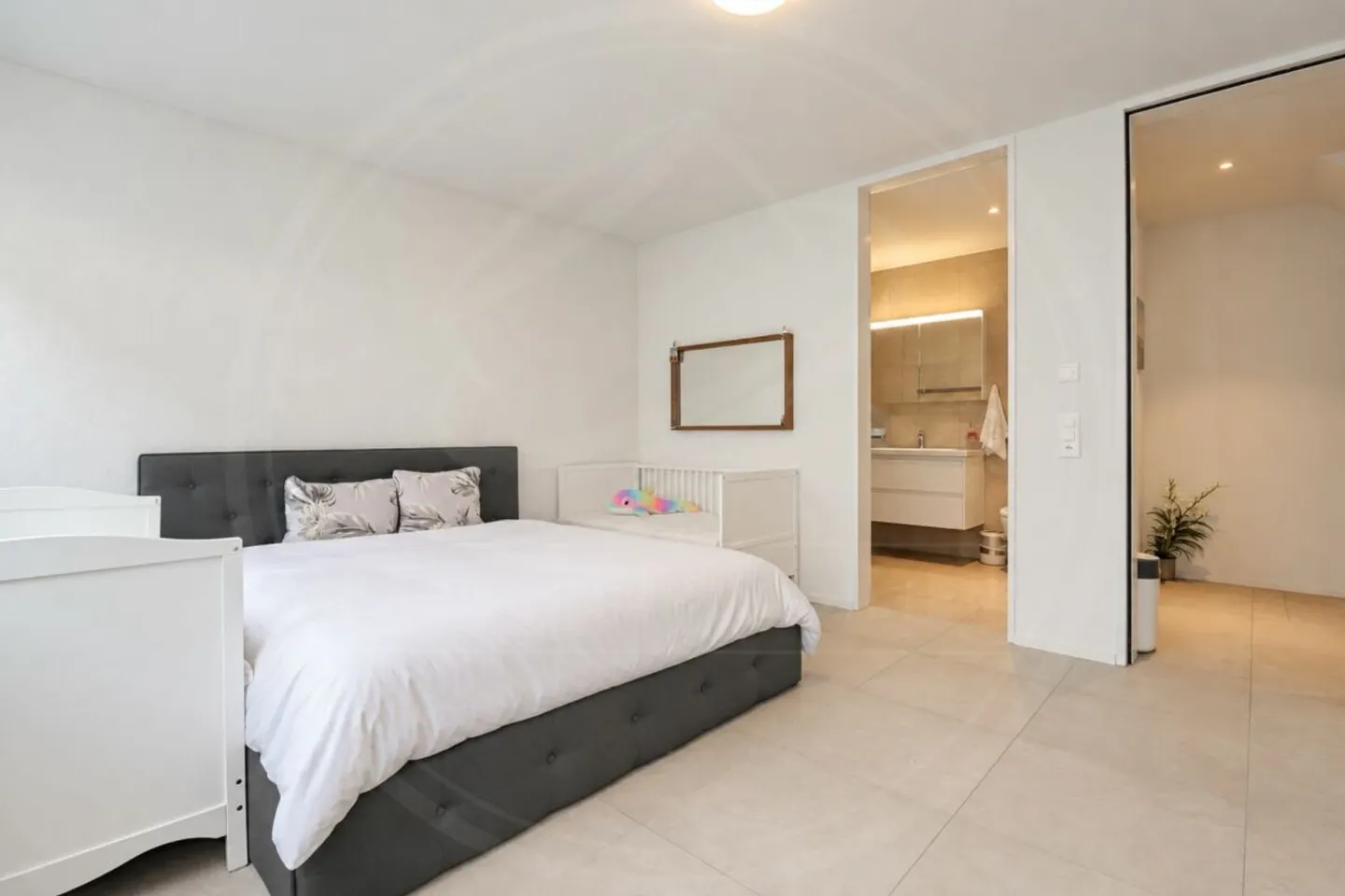 Spacious semi-detached family house with plenty of space for the whole family in Birrhard - Photo 7 of 13
