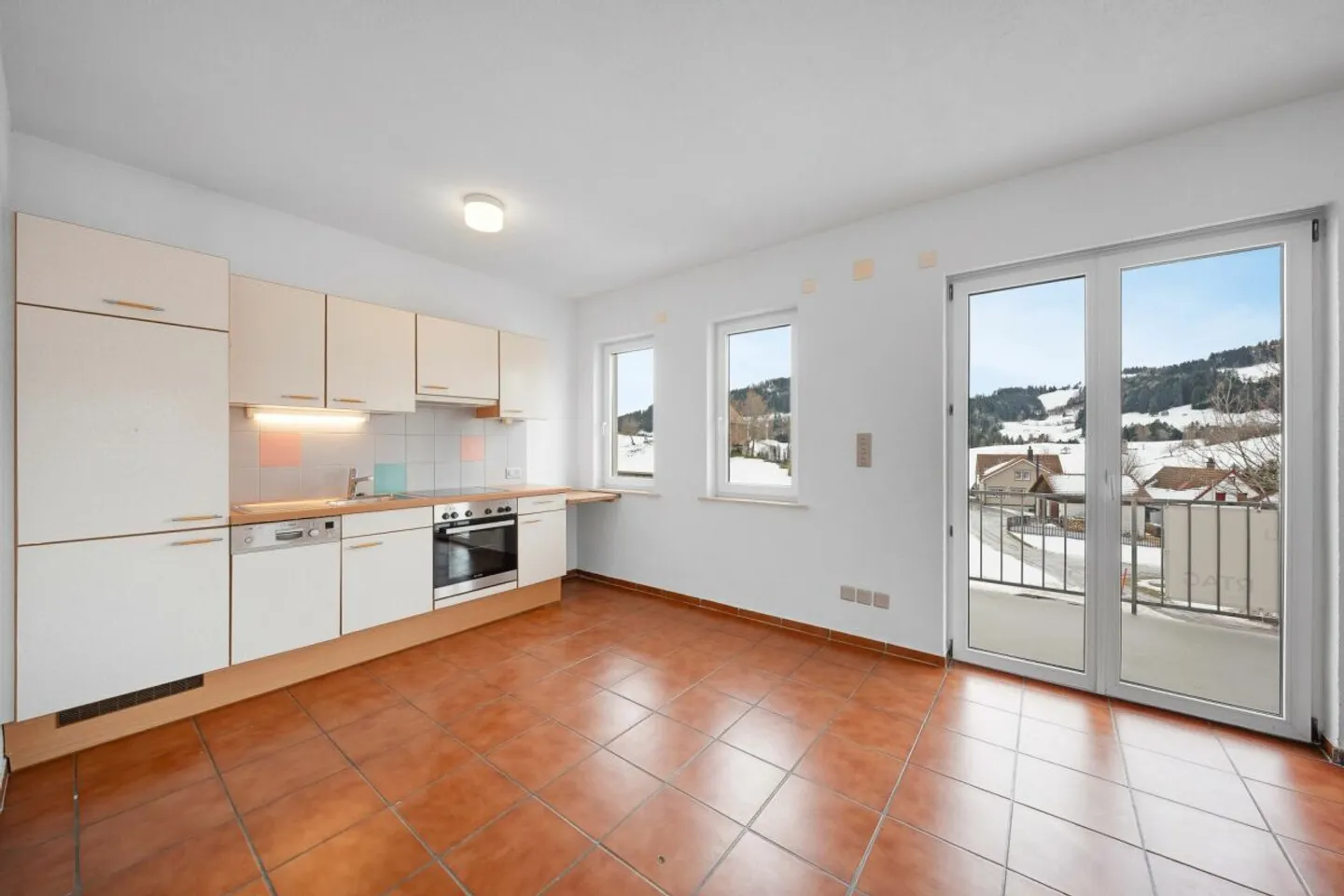 3.5-Room Apartment - Photo 3 of 11