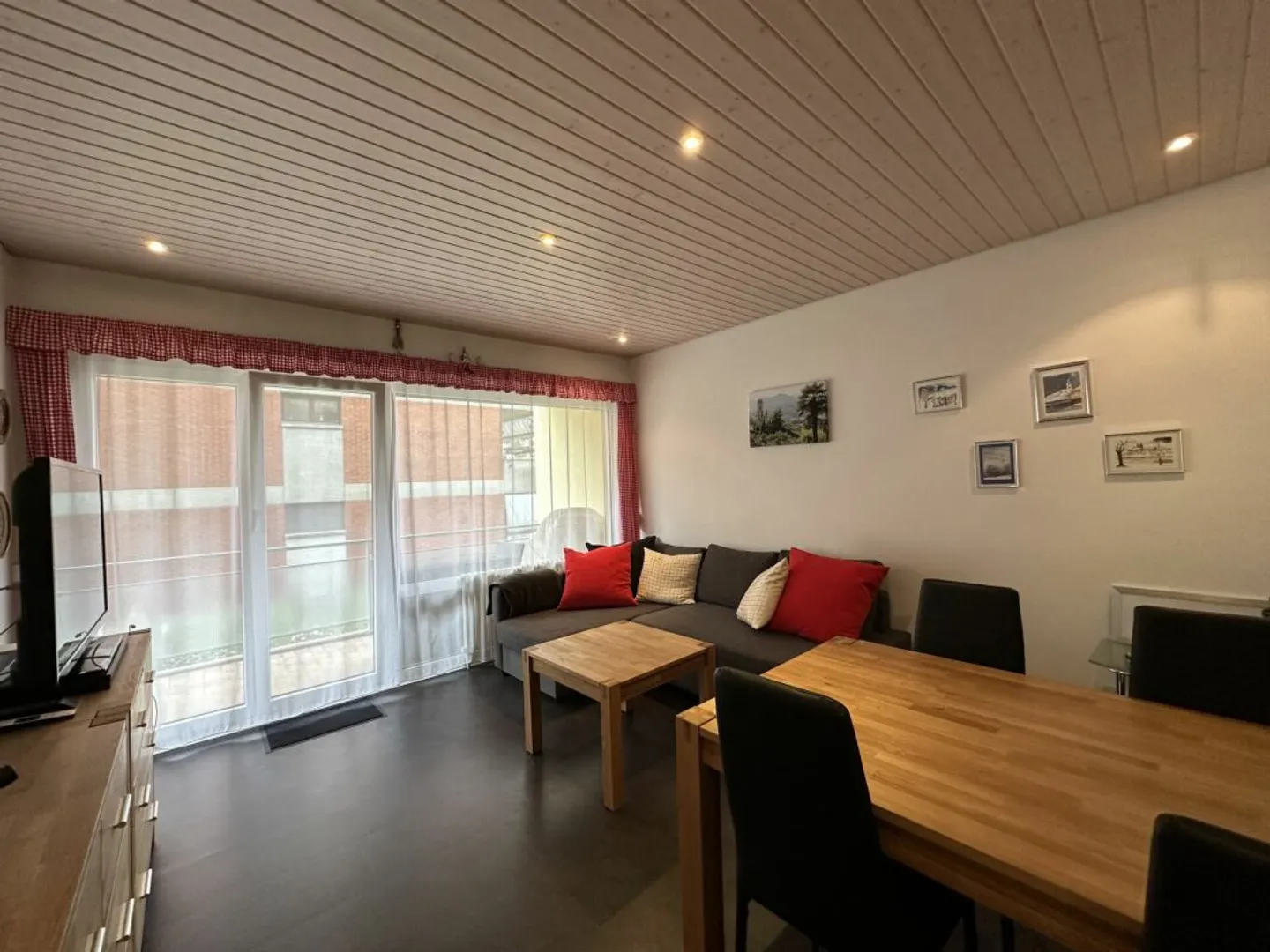 Appartement de vacances avec balcon et place de parking couverte - Photo 1 sur 12