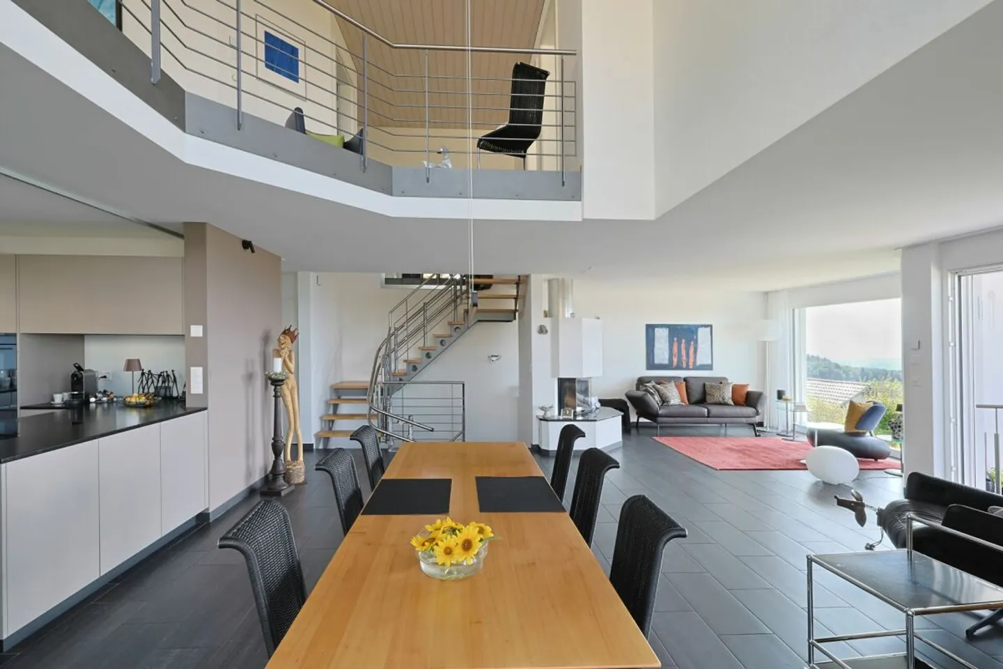 Casa unifamiliare di 5,5 stanze con vista meravigliosa - Foto 4 di 13