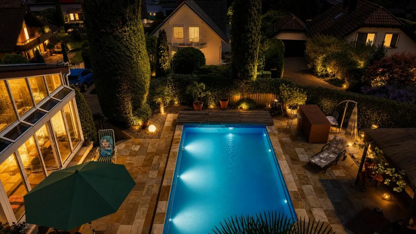 Exclusive Family Paradise with Pool and Scenic Views - Spacious 10-Room Single-Family House in Bergdietikon - Photo 5 of 13