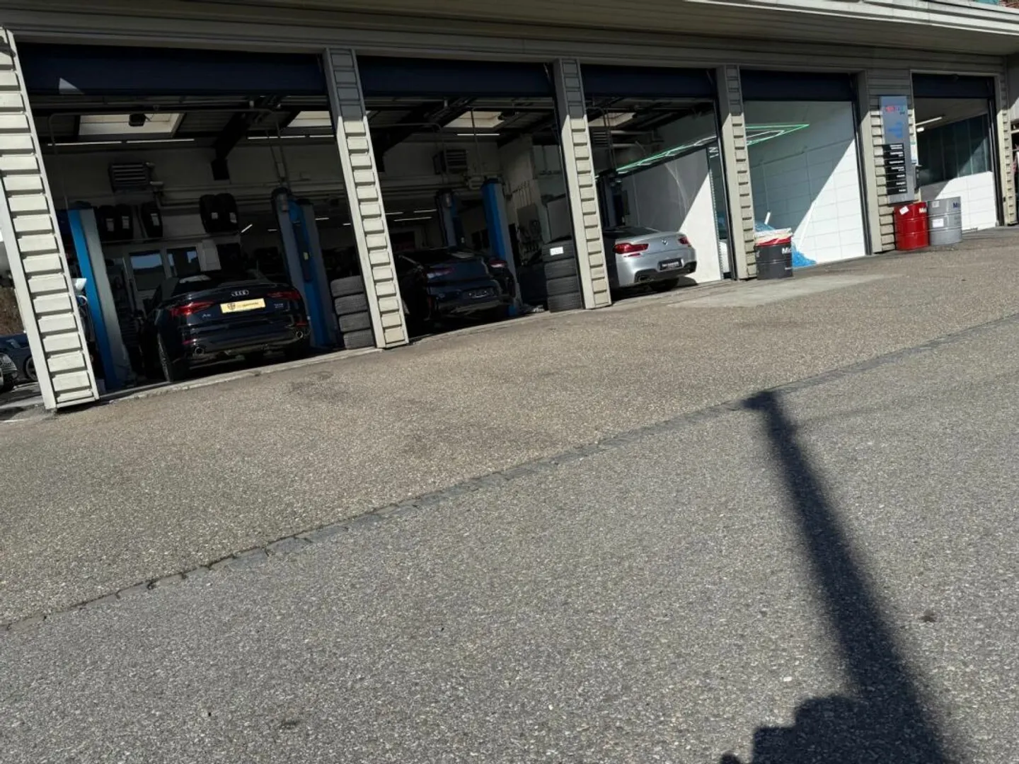 Occasione unica a Trimbach, attività di garage completamente attrezzata con un portafoglio clienti da rilevare - Foto 1 di 13