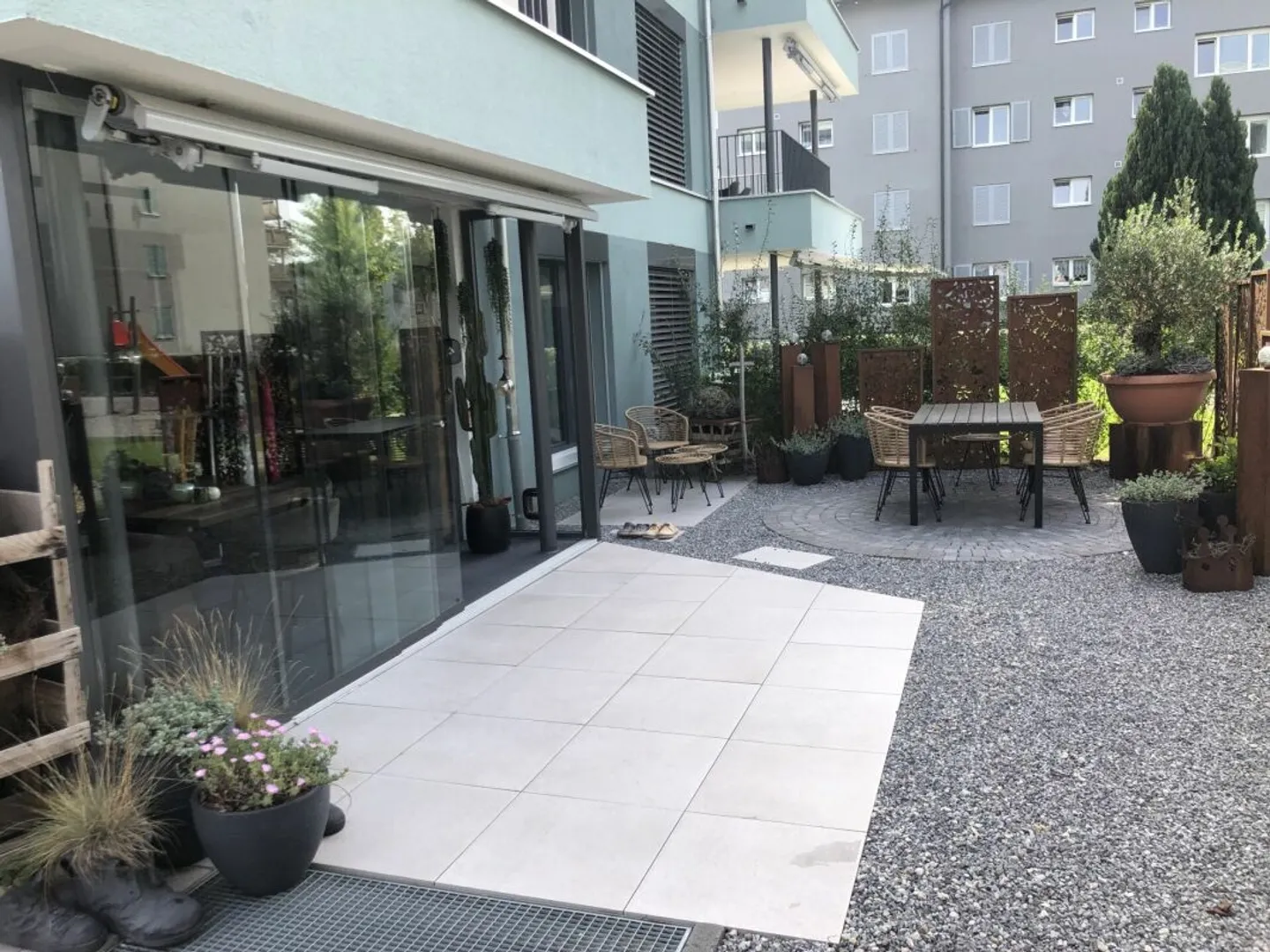 Appartamento in condominio di 3 locali con giardino d'inverno &amp; giardino - Foto 8 di 13