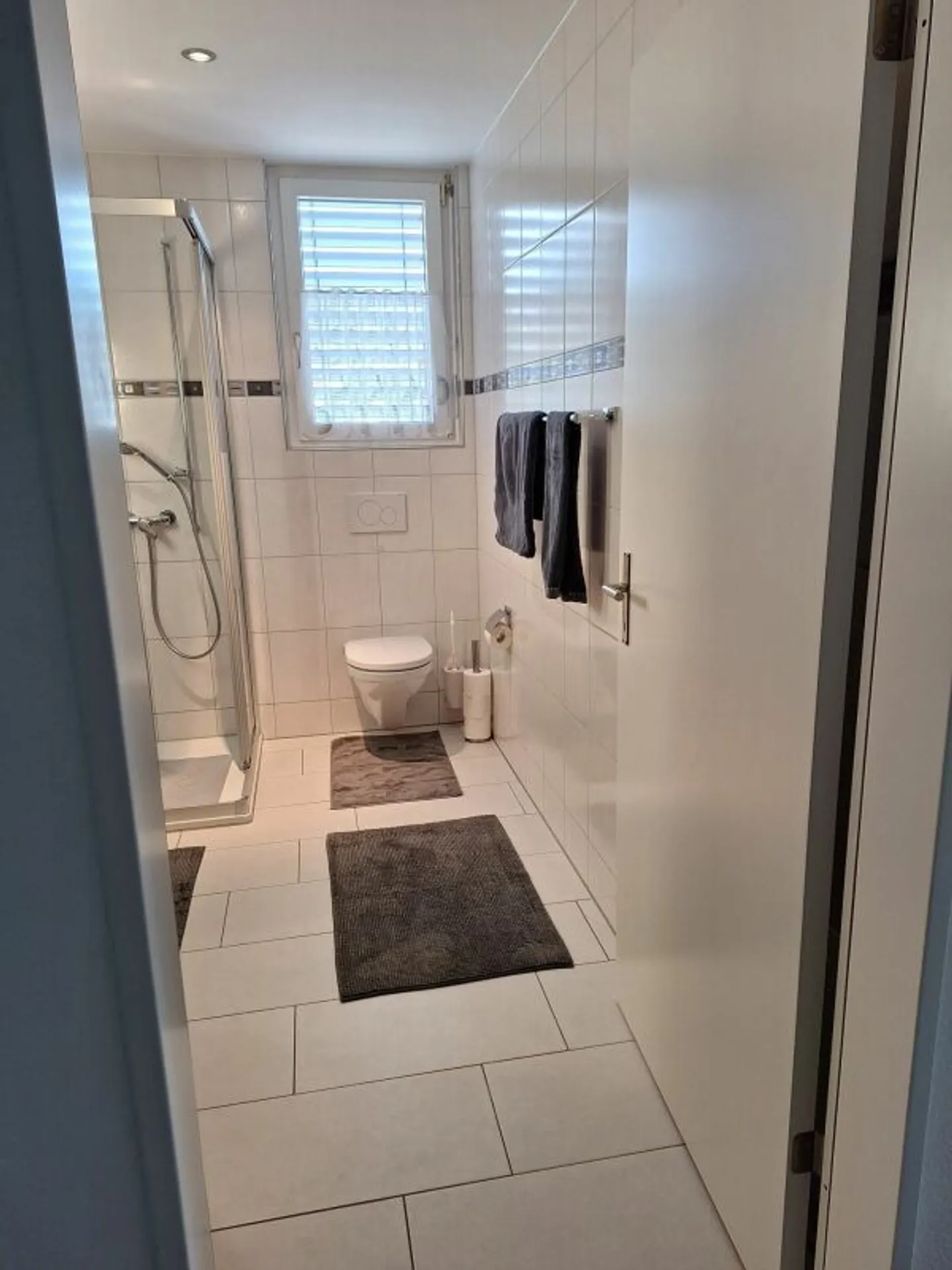 Moderne 4.5 Zimmer Wohnung - Foto 3 von 10