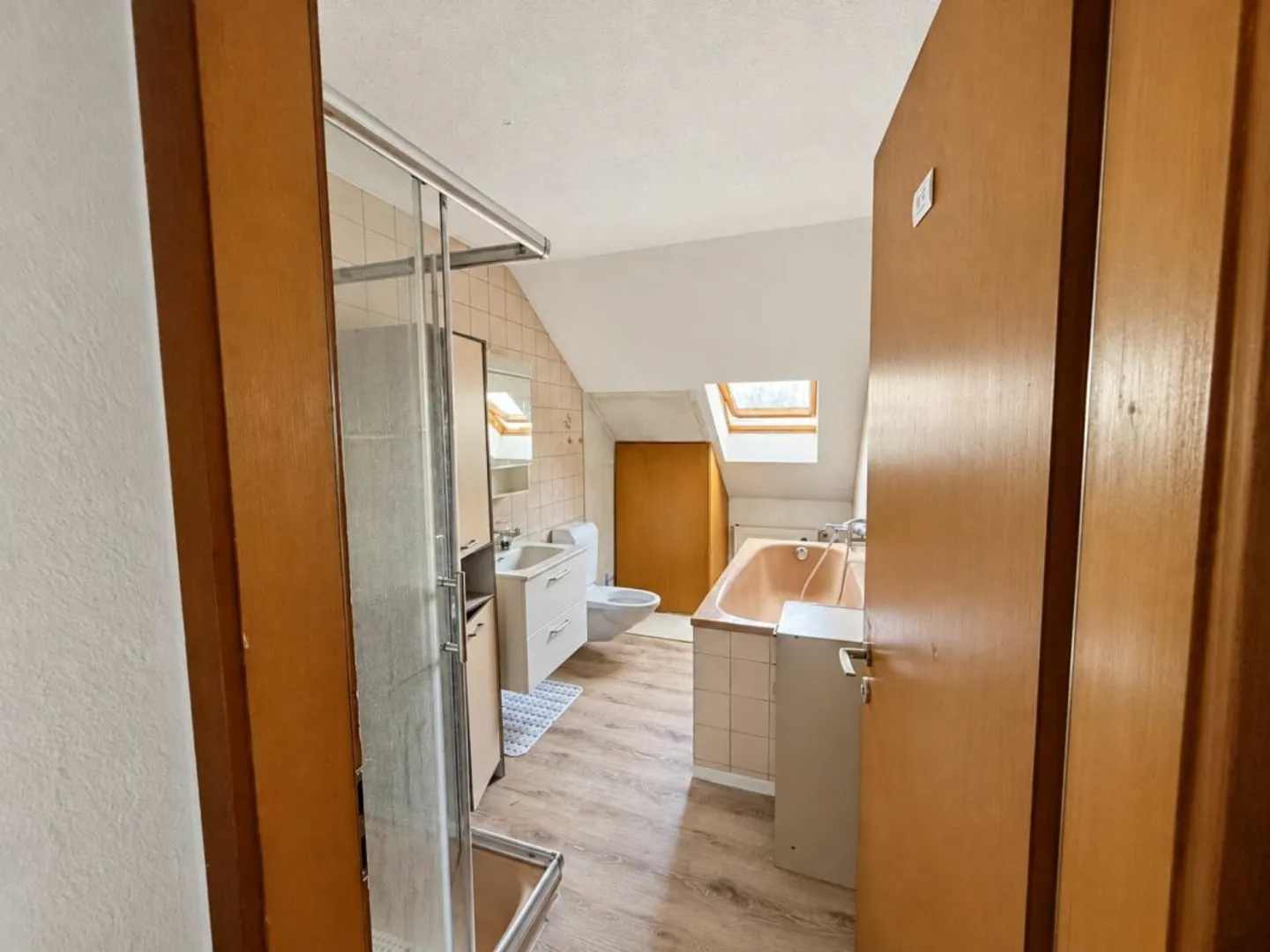 Renovation-Required Residential/Commercial Building in the Heart of Olten - Photo 12 of 13