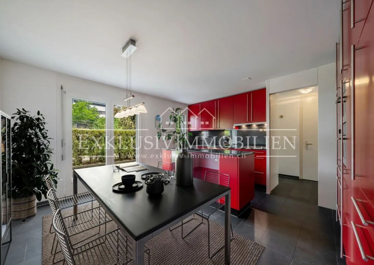 Gepflegtes Einfamilienhaus an Top Lage in Jona - Foto 3 von 8