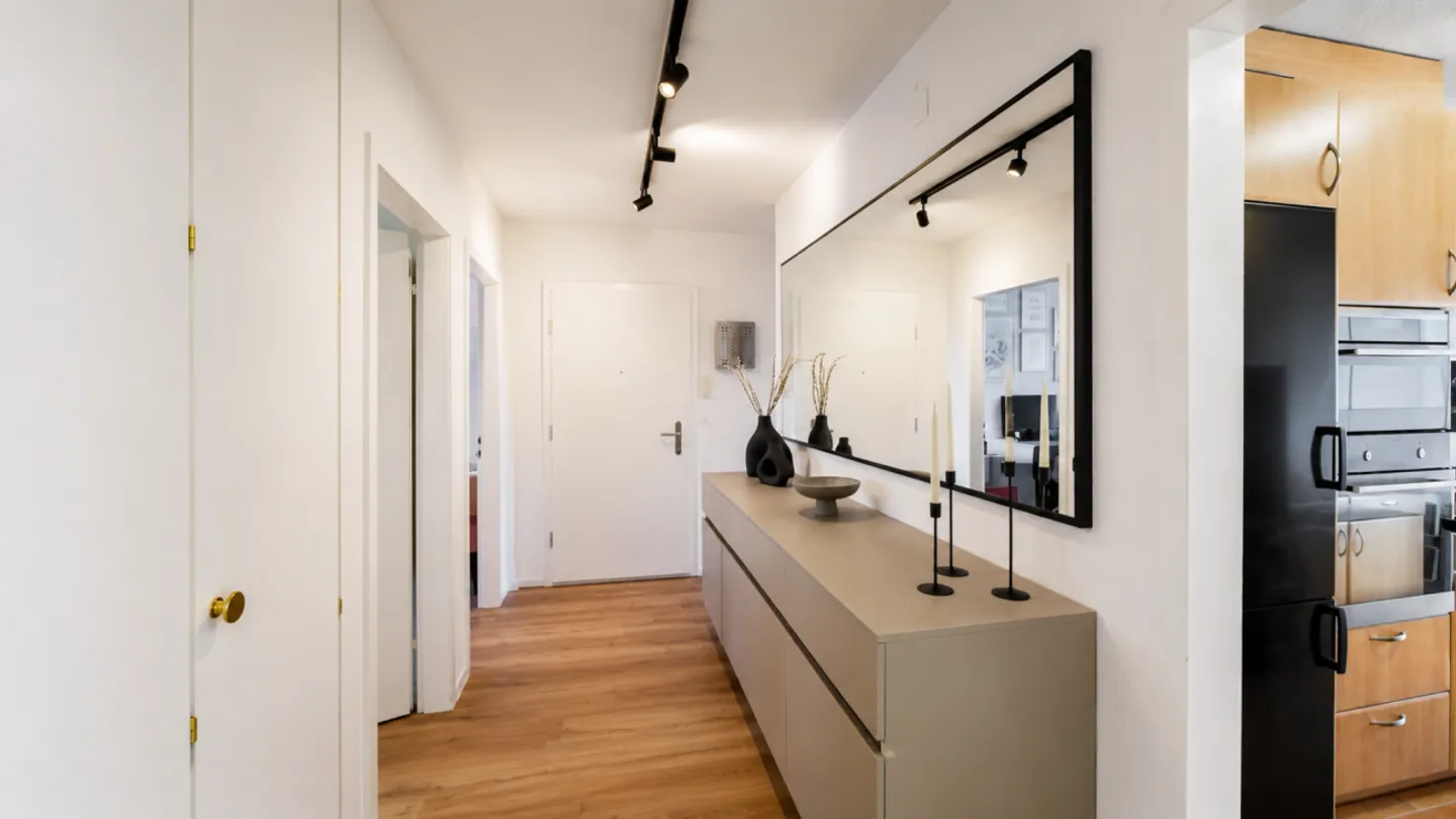 Wohnen zwischen See und Stadt - gepflegte 4.5-Zimmer-Wohnung nur wenige Schritte vom Greifensee entfernt - Photo 4 of 13