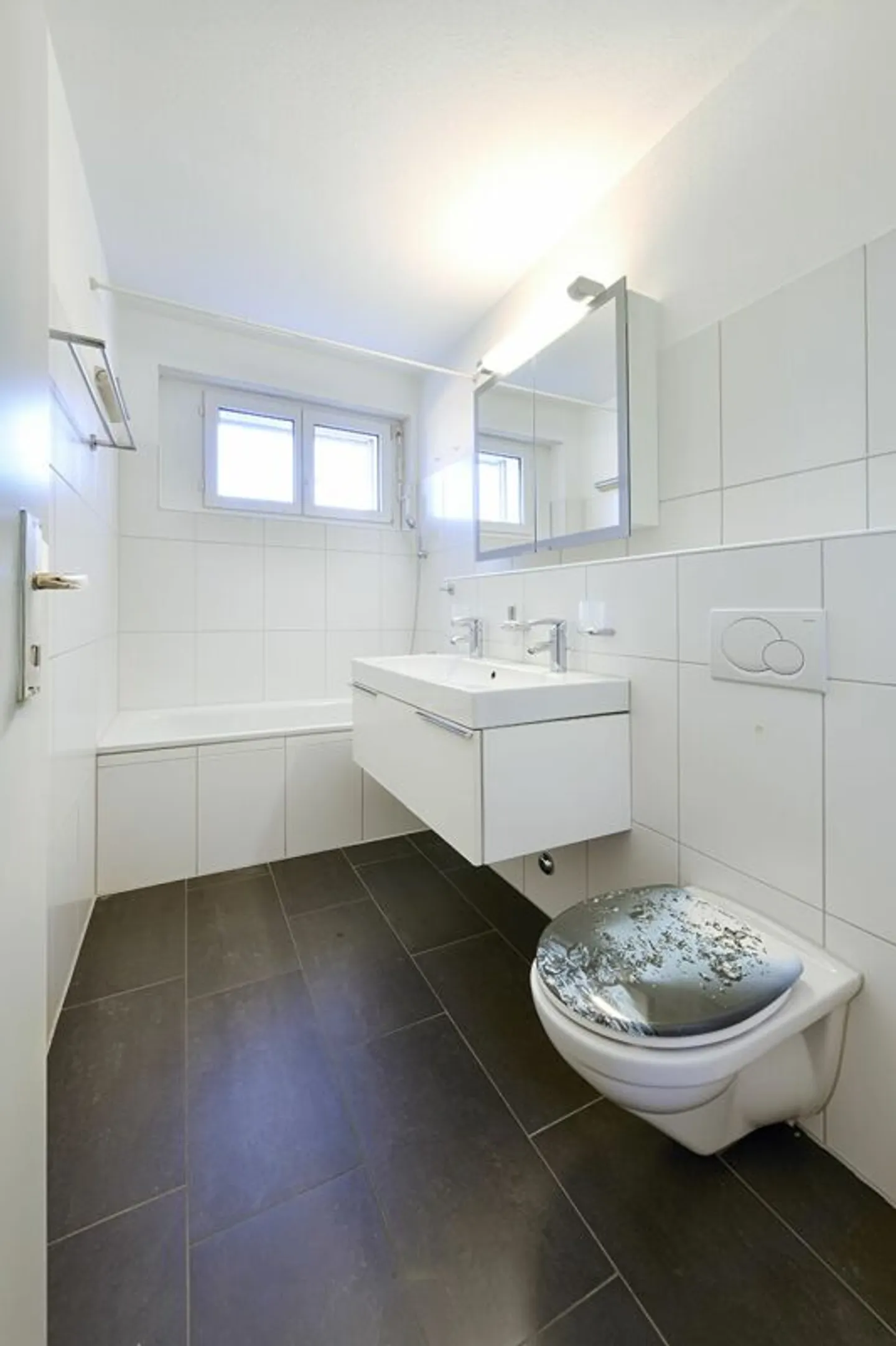 Appartement de 4,5 pièces avec balcon dans un emplacement calme à Herrliberg, favorable aux impôts - Photo 13 sur 13